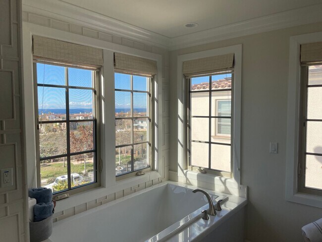 Building Photo - 3 bd/3.5 Ba Sea Summit Panoramic Ocean View Home in San Clemente!