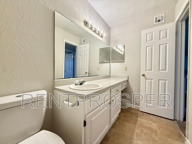 Building Photo - 4301 Lizshire Ln