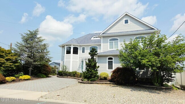 Building Photo - 3110 Windsor Ave