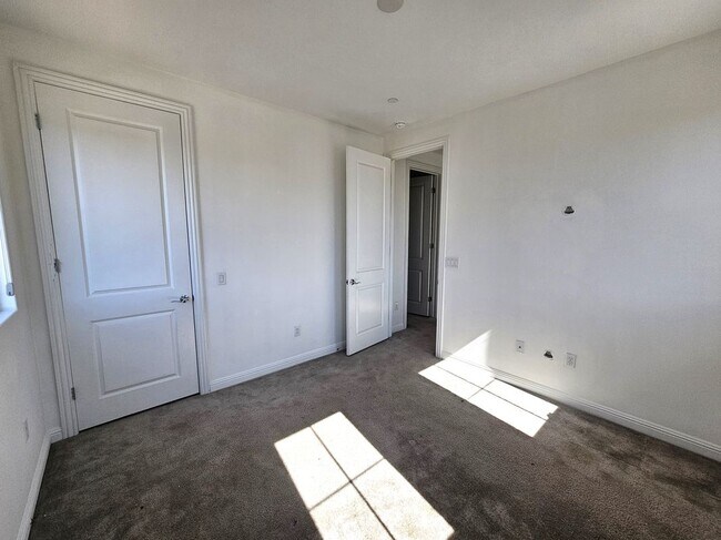 Building Photo - 20841 Acorn Cir