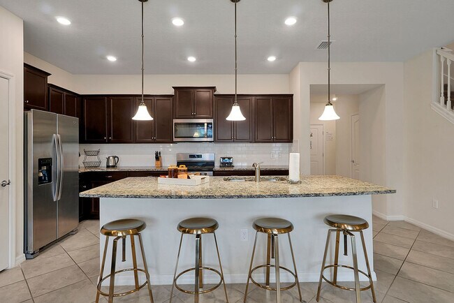 Building Photo - 7435 Oakmoss Loop