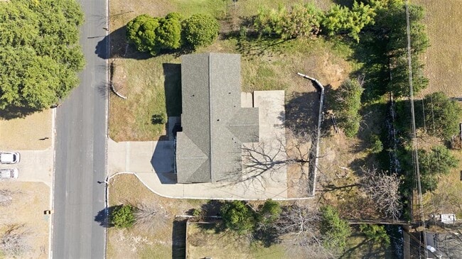 Building Photo - 1103 Floradale Dr