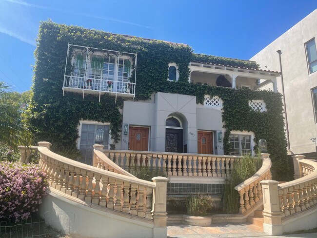 Larchmont Village charmer - 401 N Norton Ave