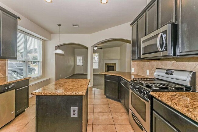 Building Photo - 3434 Tulip Trace Dr