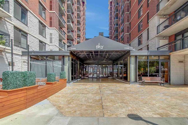 Building Photo - 759 2nd St