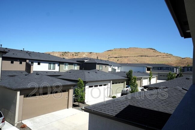Building Photo - 3045 S Honeycomb Way
