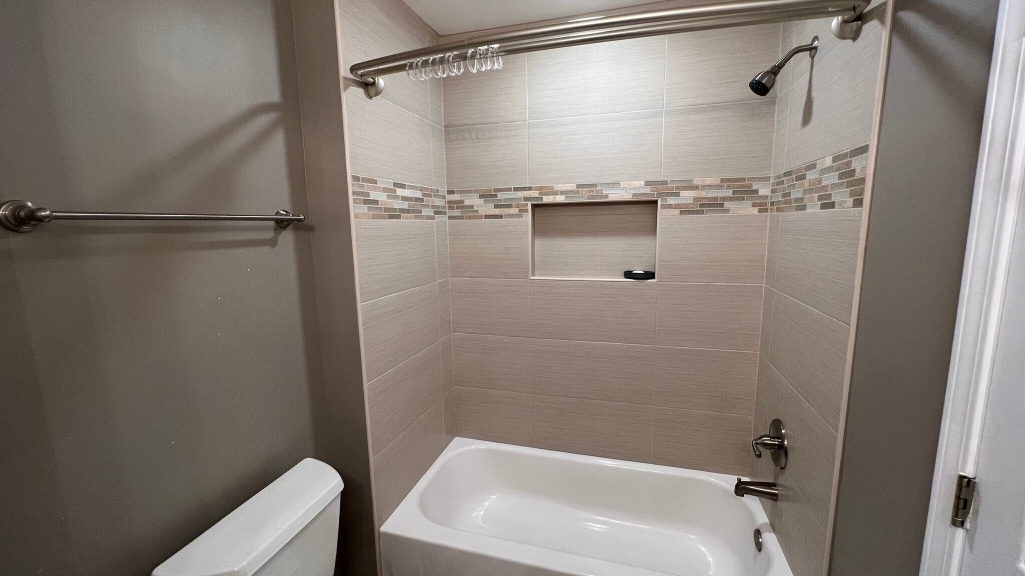 Guest bathroom - 202 Dresher Woods Drive
