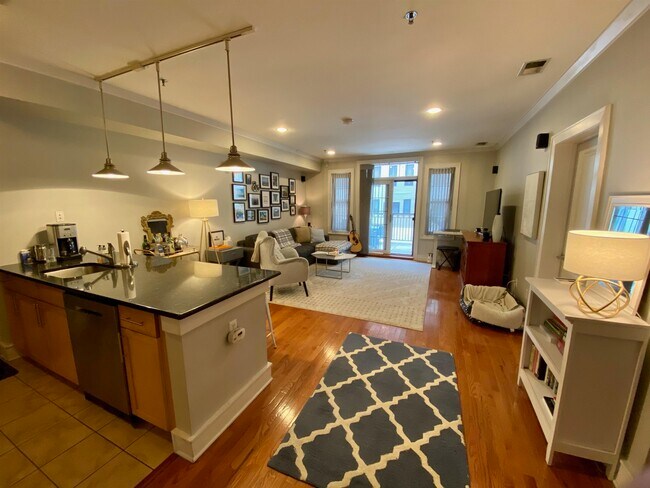 Building Photo - 904 Jefferson St