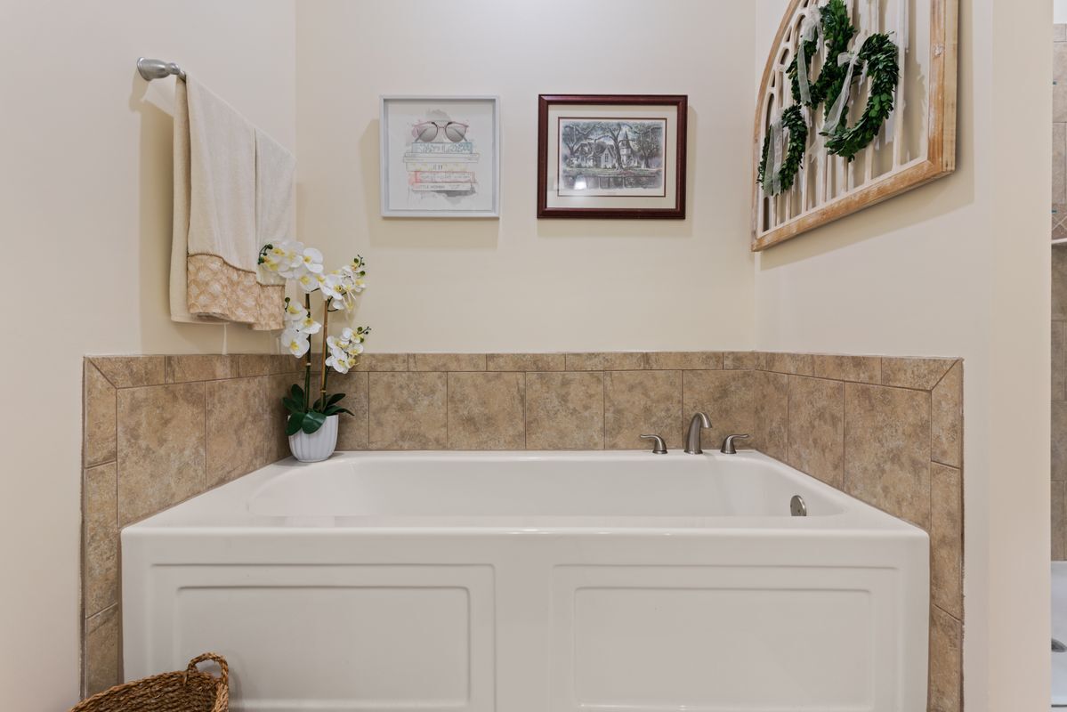 Building Photo - 504 Reserve Ln