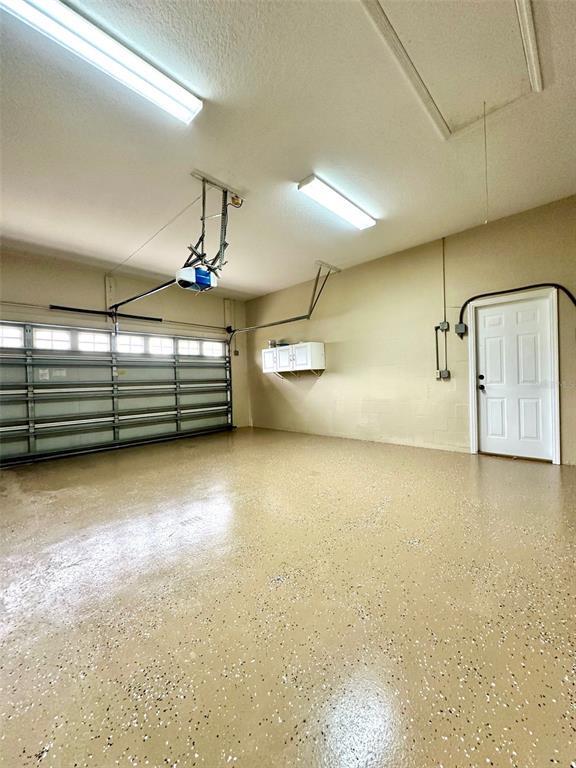 Building Photo - 2630 High Ridge Dr