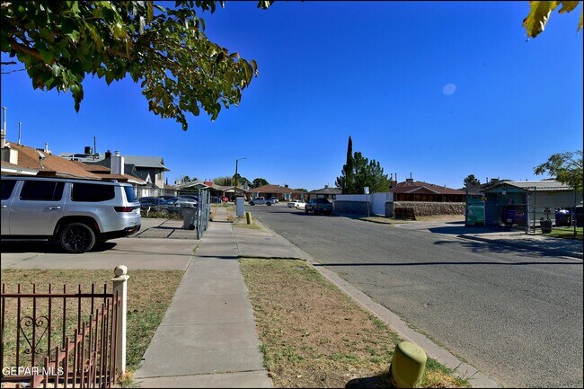 Building Photo - 6023 Bridalveil Dr