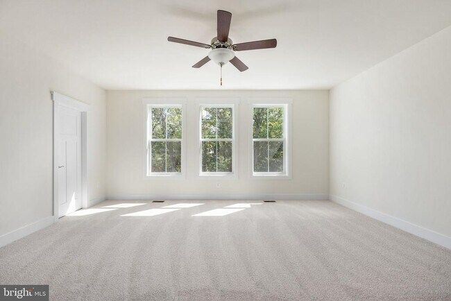 Building Photo - 356 Evermore Ln