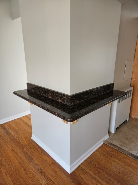 Building Photo - 6104 N Damen Ave