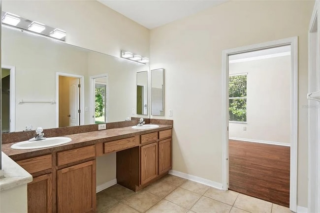 Building Photo - 15841 Pond Rush Ct