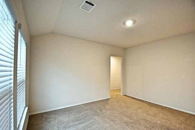 Building Photo - 2934 Wolfcreek