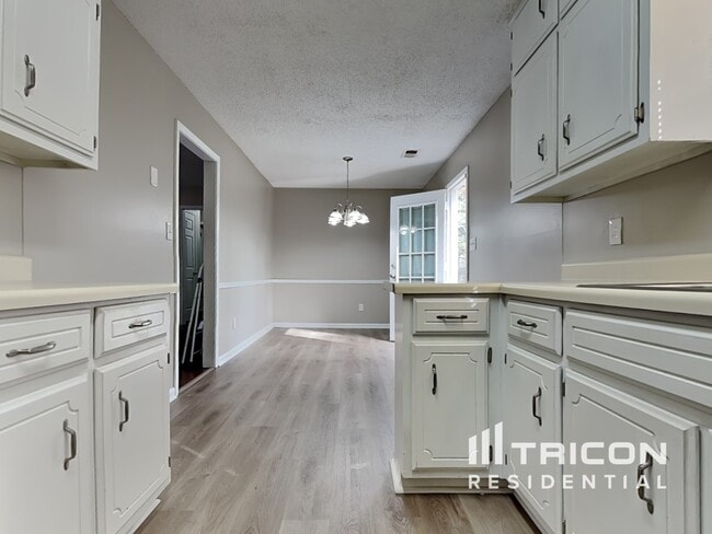 Building Photo - 65 Holly Creek Dr