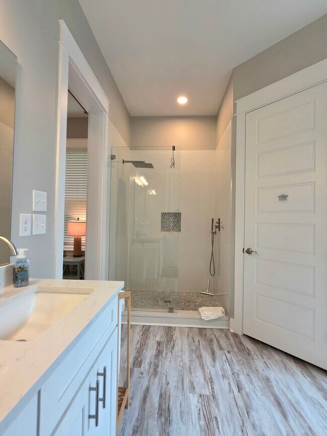 Building Photo - 8088 Carmel Cir