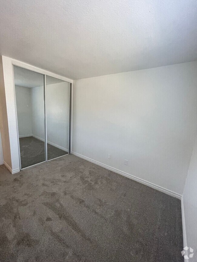 Building Photo - 3BD 2BA Condo located in Poway