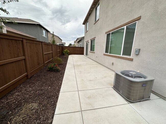 Building Photo - 1561 Osborn Dr