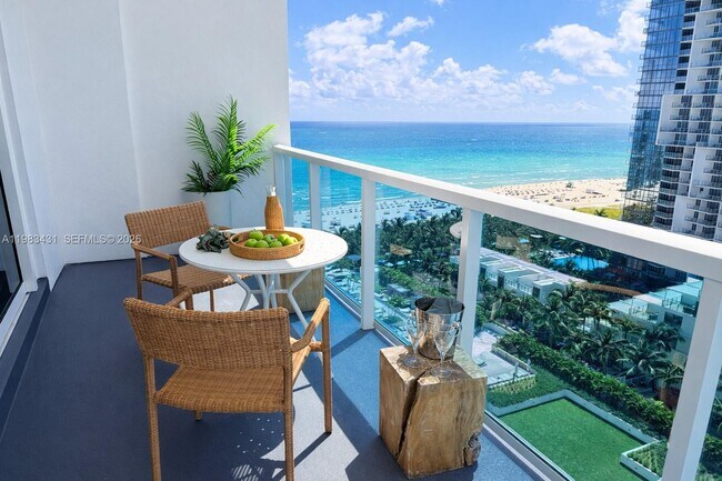 Building Photo - 2301 Collins Ave