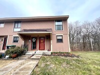 Building Photo - 2 Bed 1.5 Bath Bridgeville PA