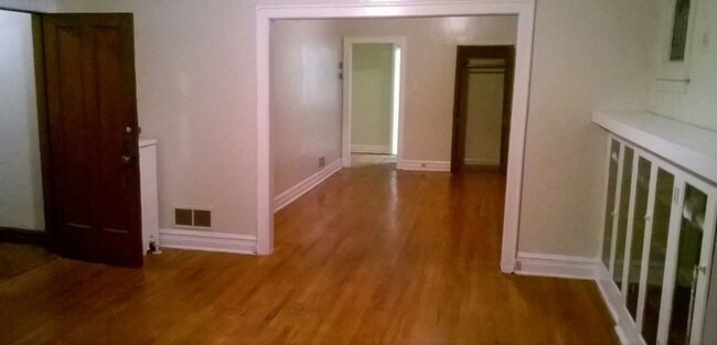 Primary Photo - 645 Elgin Ave