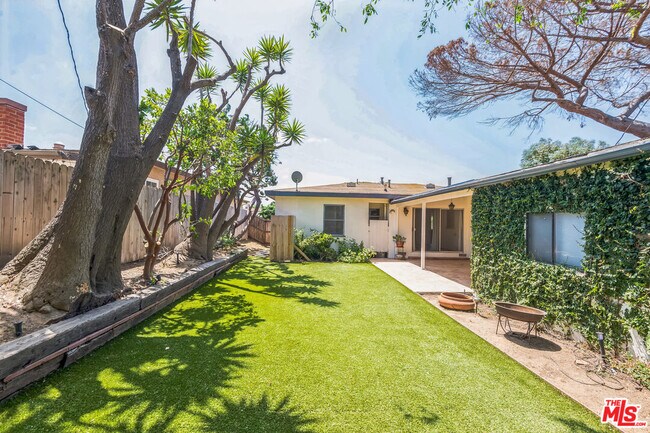 Building Photo - 12753 Appleton Way