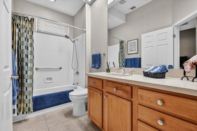 Building Photo - 39305 Fernwood Glen Ct