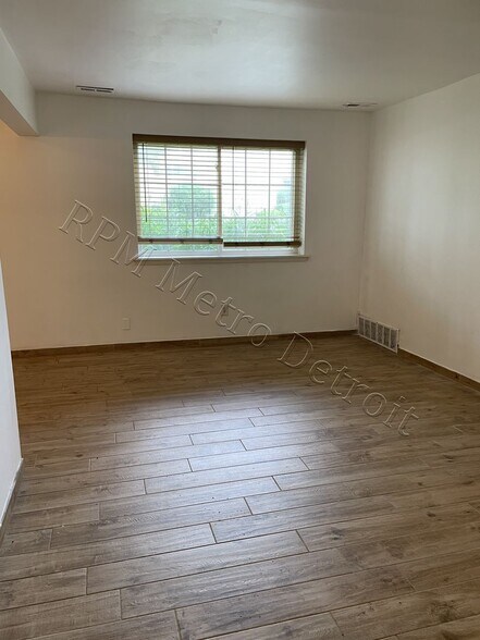 Building Photo - 45250 Keding St