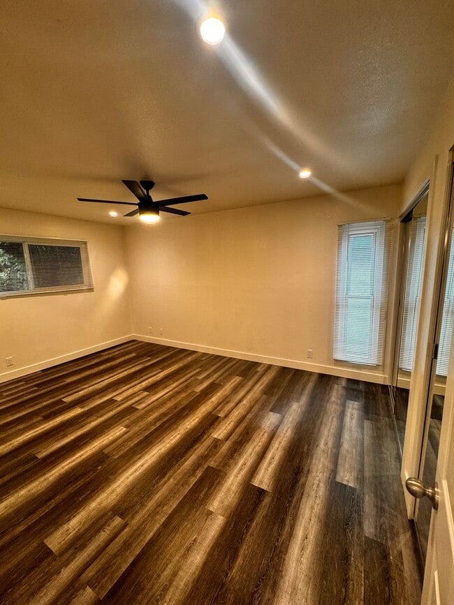 Building Photo - 33812 Robles Dr