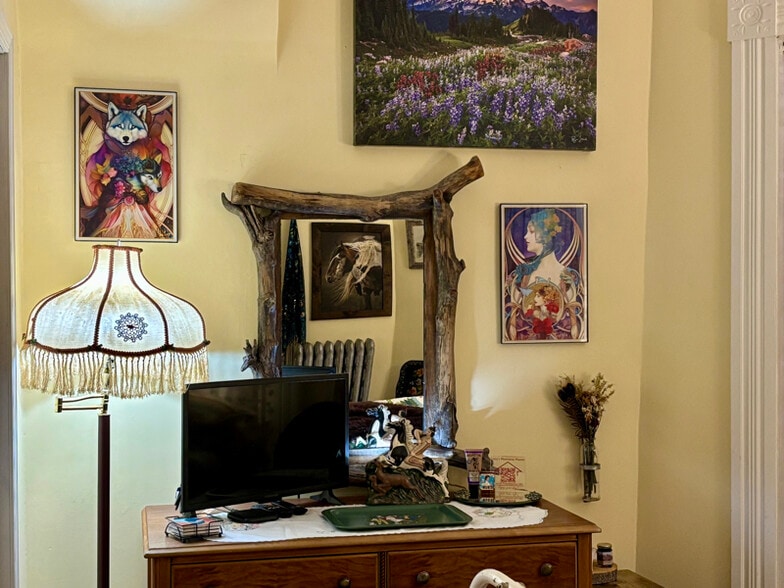 Building Photo - 425 S Washington St