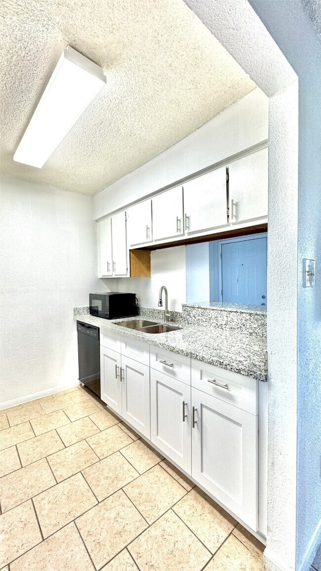 Building Photo - 1516 Bay Area Blvd