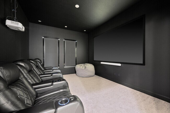 Building Photo - 4727 Estates Cir