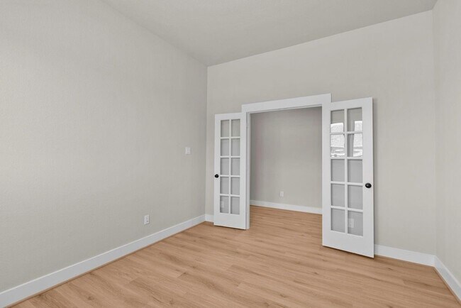 Building Photo - 2216 Inglenook Grv Dr