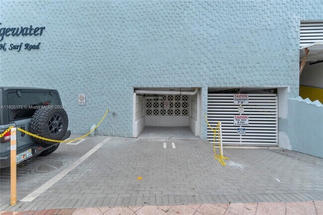 Building Photo - 400 N Surf Rd