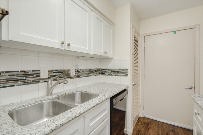 Building Photo - 1433 Cedar Post Ln