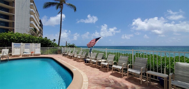 Building Photo - 1161 Hillsboro Mile