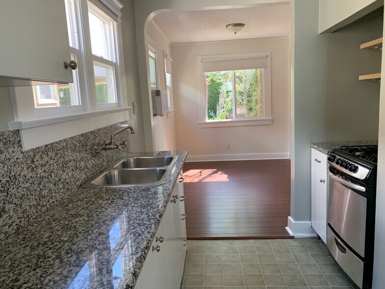 Building Photo - 3532 Helms Ave