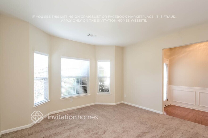 Building Photo - 330 Fairpointe Pl
