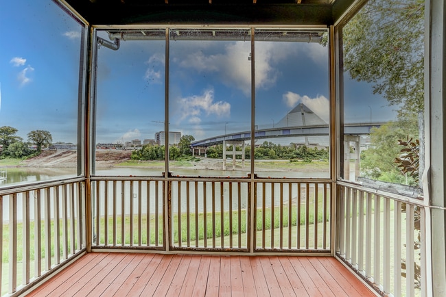 Building Photo - 670 Marina Cottage Dr