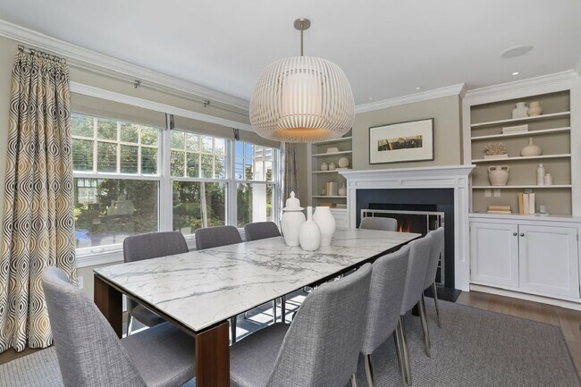 Building Photo - 1810 Fairfield Beach Rd