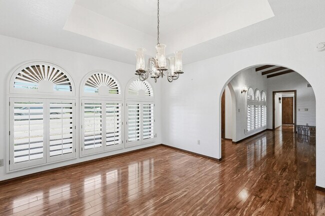 Building Photo - 1003 E Calle Monte Vista