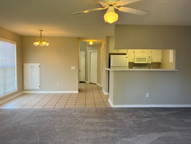 Building Photo - 153 Woodberry Dr