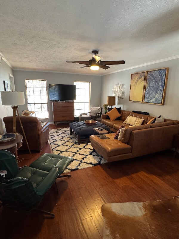 Building Photo - 128 Cedar Ln