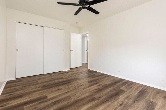 Building Photo - 9308 Aylesbury Dr