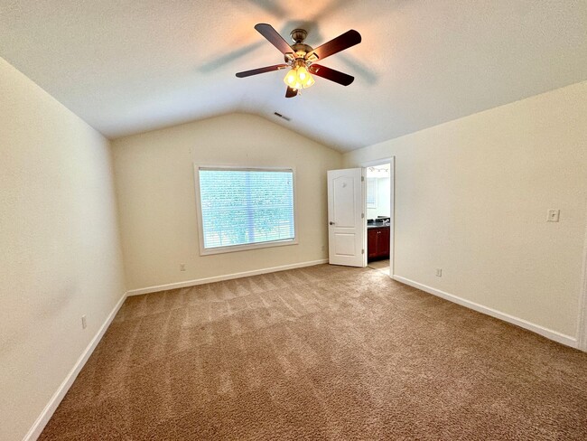 Building Photo - Welcome Home to Comfort and Convenience!