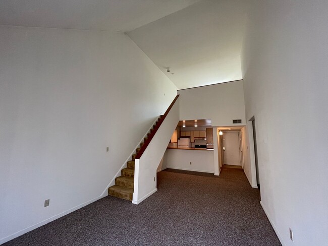 Building Photo - 1 Bedroom Apartment on Linden Ave