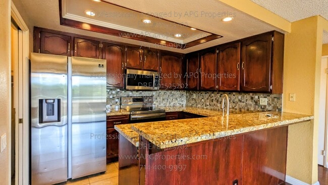 Building Photo - 7113 Apricot Dr