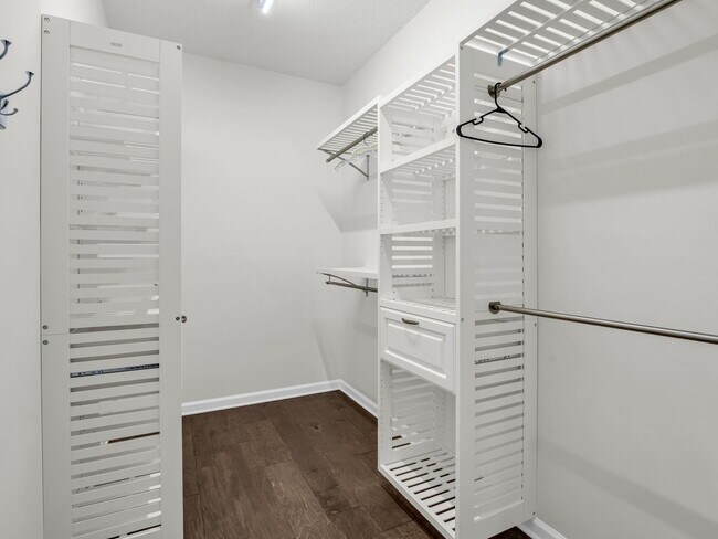 Building Photo - 46 Summer Meadow Rd