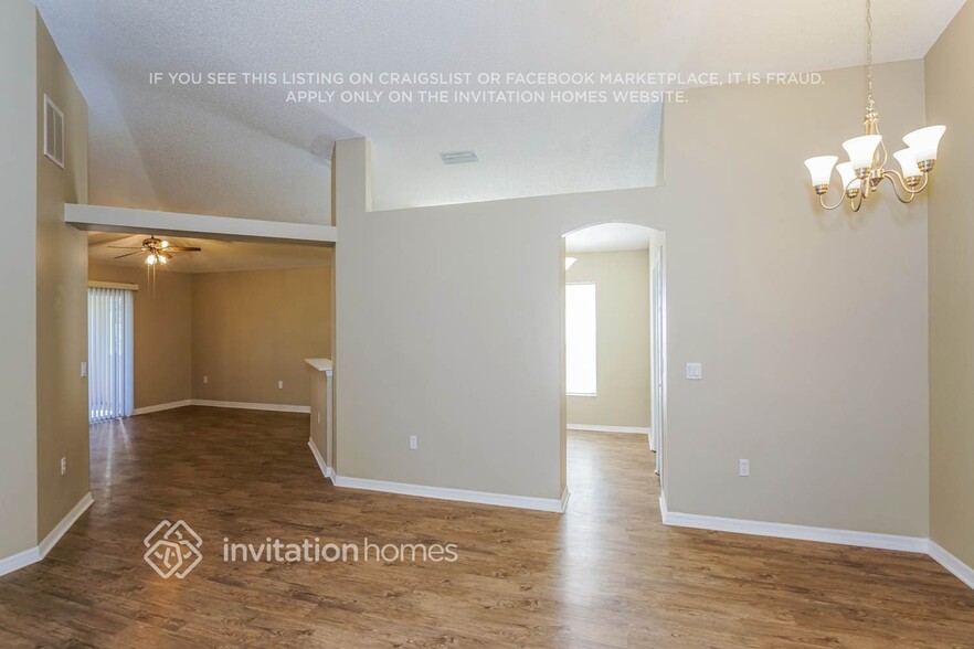 Building Photo - 229 2 Oaks Dr
